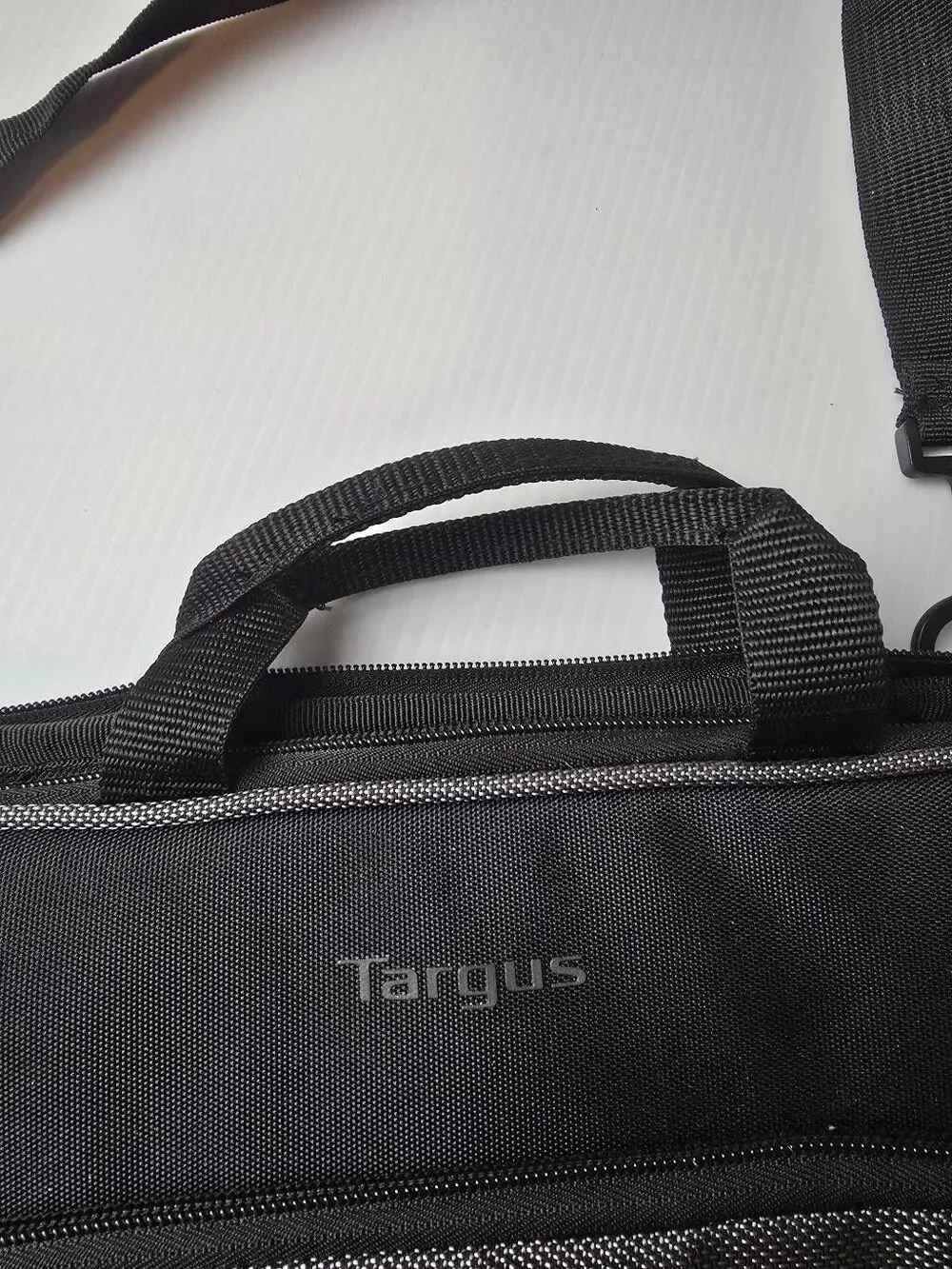 Targus Laptop/Tablet Bag Gray